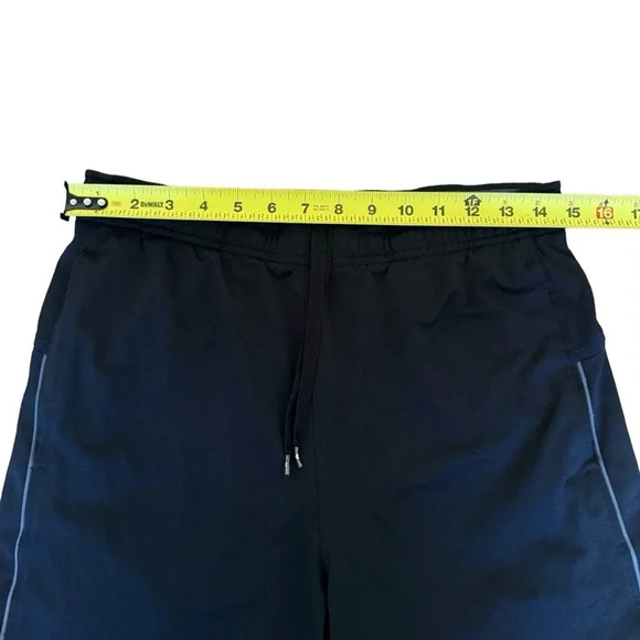 Under Armour Black Sport Training 9” Mesh Tech Shorts Sz M - Picture 4 of 10